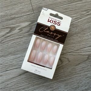 KISS Classy Nails - Light Pink